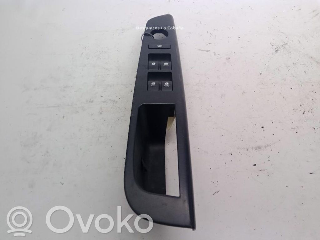KIA Ceed Interruptor del elevalunas eléctrico 