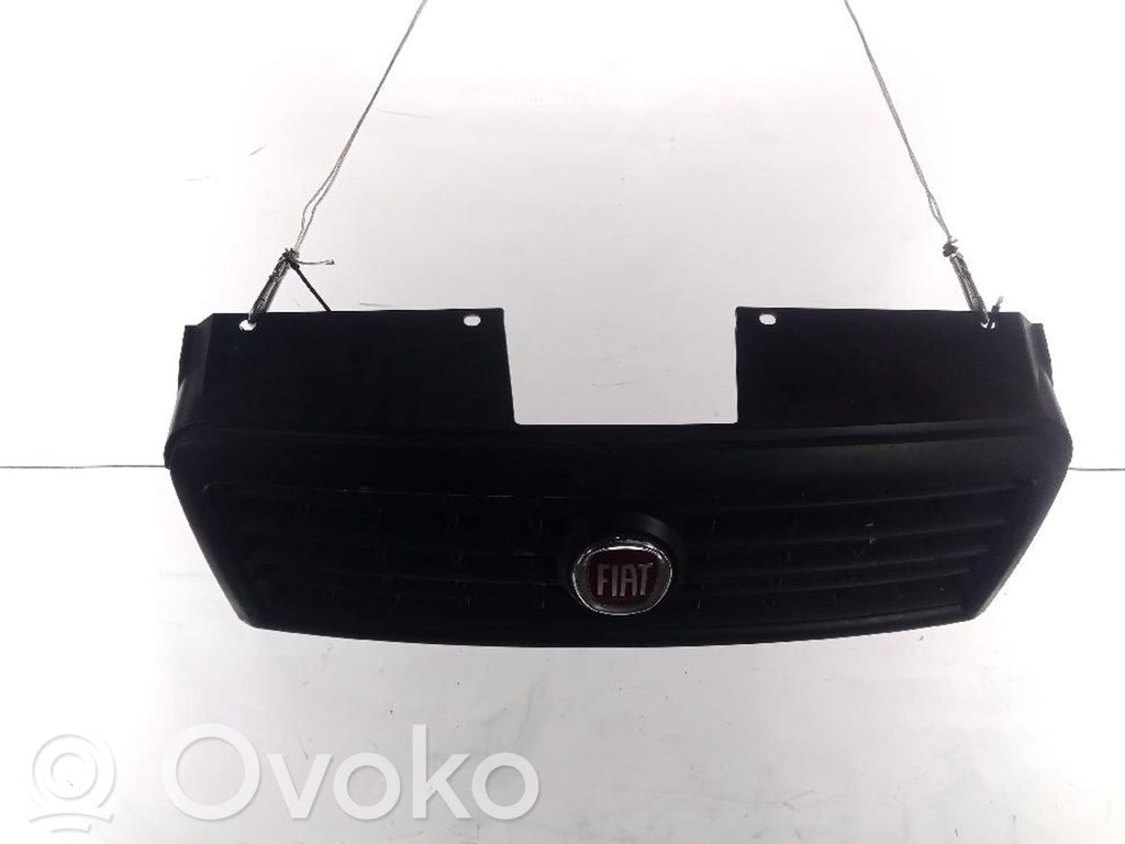 Fiat Doblo Etusäleikkö 