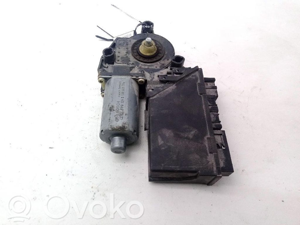 Audi A4 S4 B6 8E 8H Motorino alzacristalli della portiera anteriore 