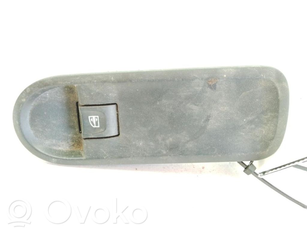 Dacia Duster Electric window control switch 