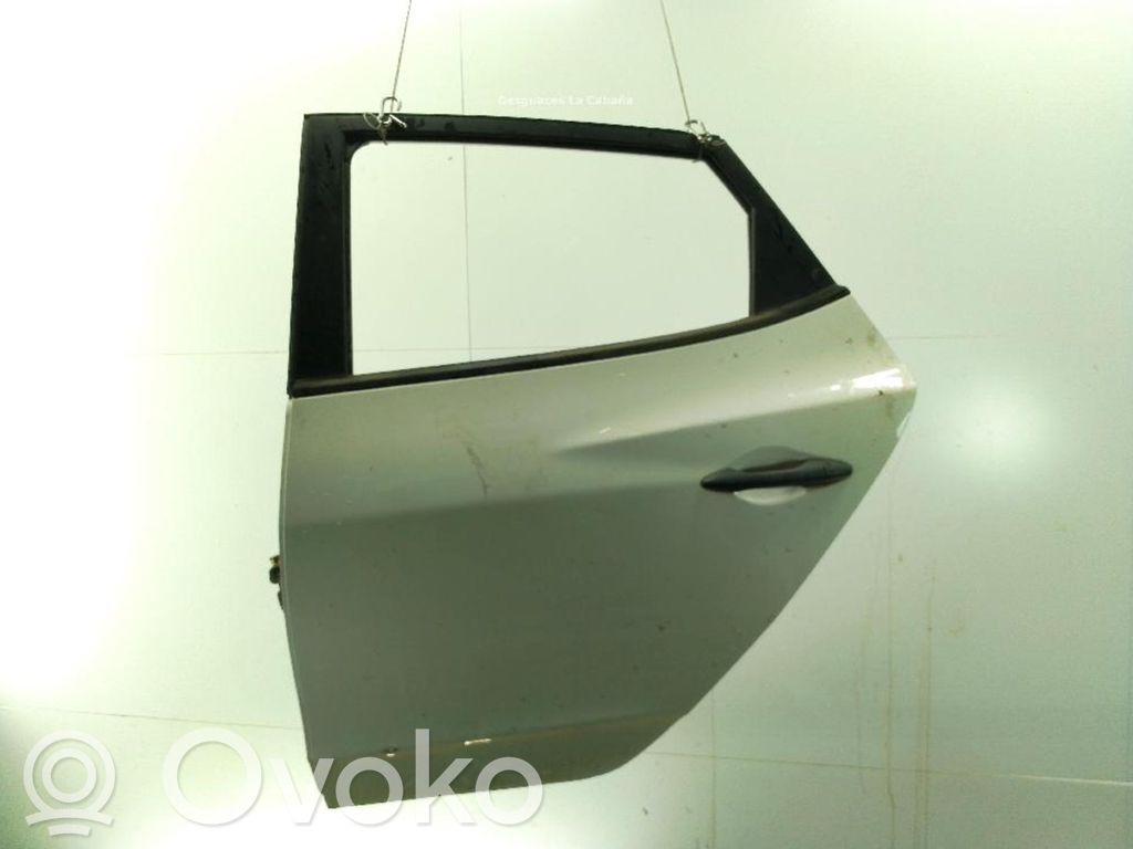 Puerta trasera   770032S040