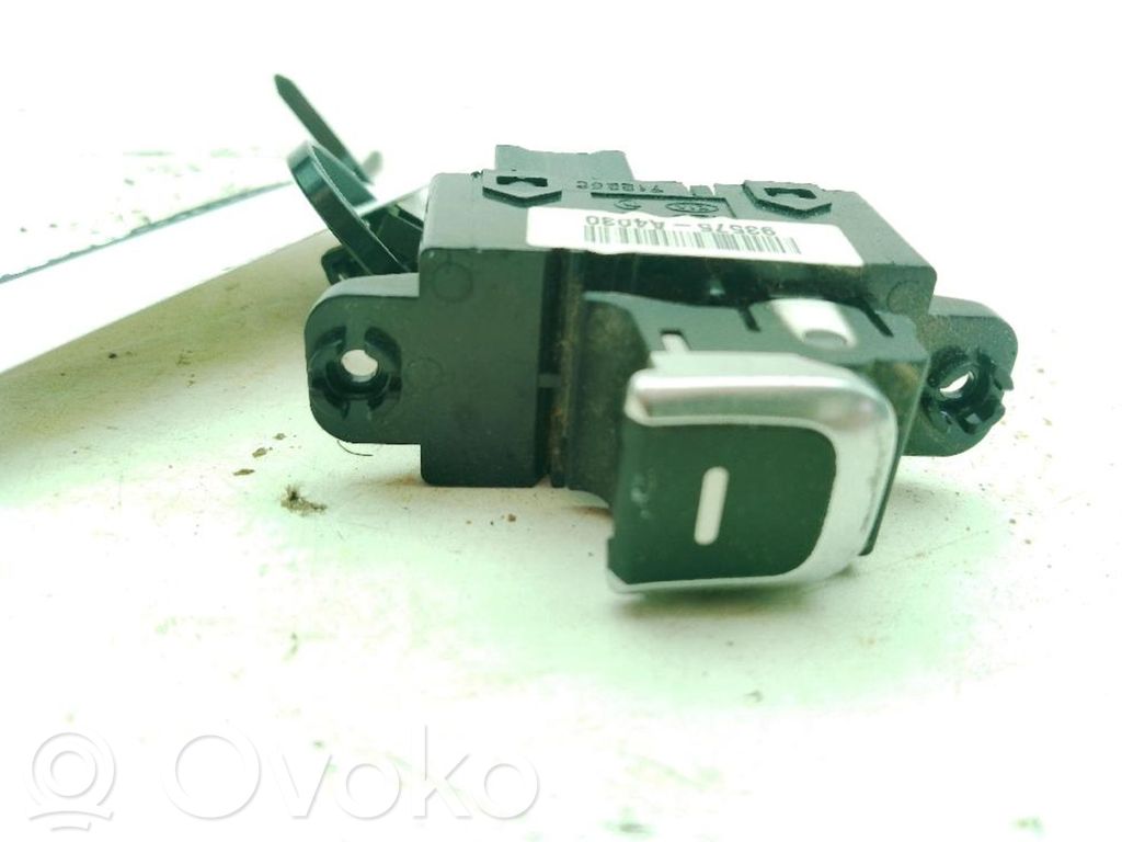 KIA Carens III Comutator comandă geamuri electrice 