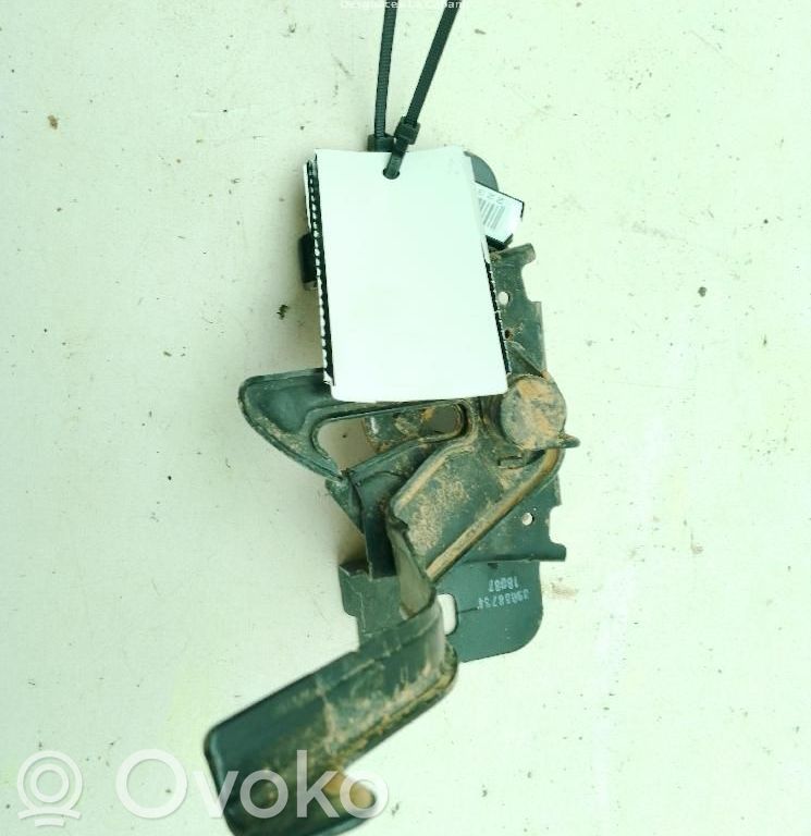 Opel Astra K Tie down hook / loop 