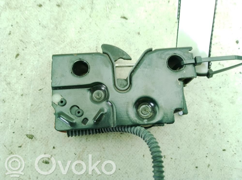 Seat Leon (5F) Tie down hook / loop 