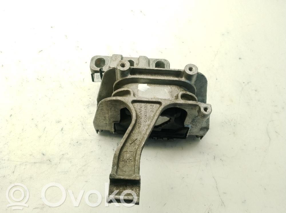 Engine mount bracket   G3109420