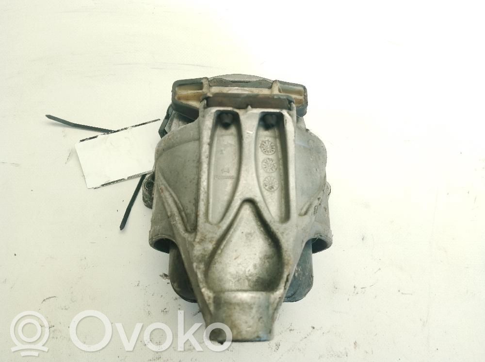 Audi A4 S4 B9 Engine mount bracket 