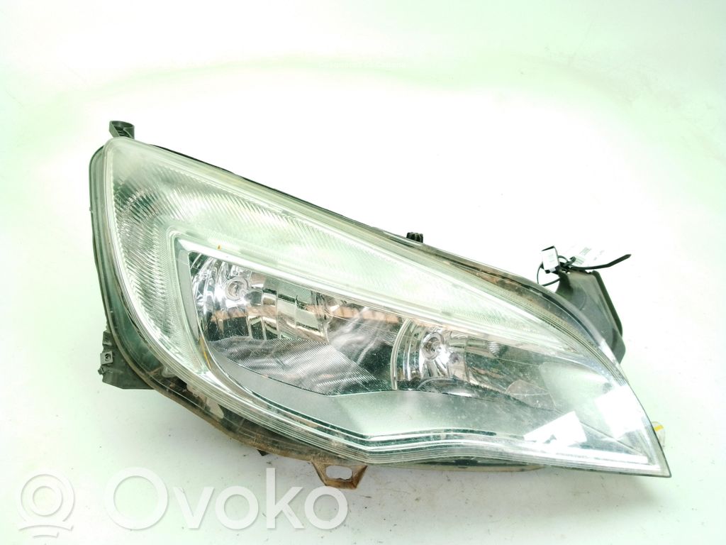 Opel Astra J Lampa przednia 