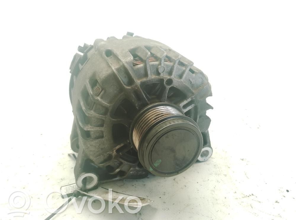 Peugeot 5008 II Alternador 