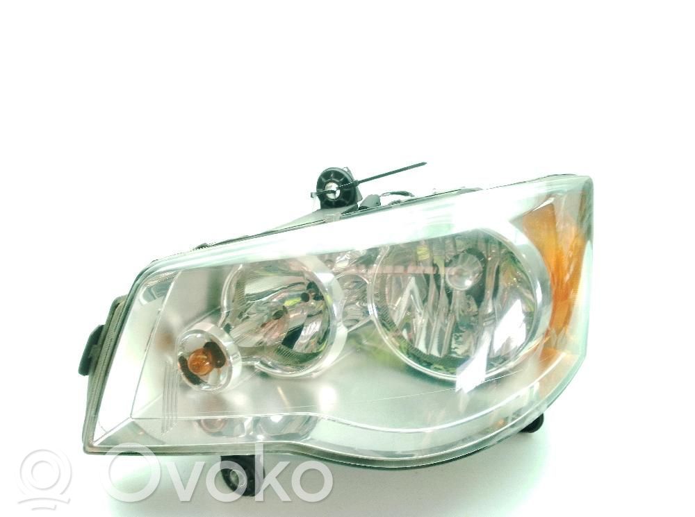 Chrysler Grand Voyager V Lampa przednia 