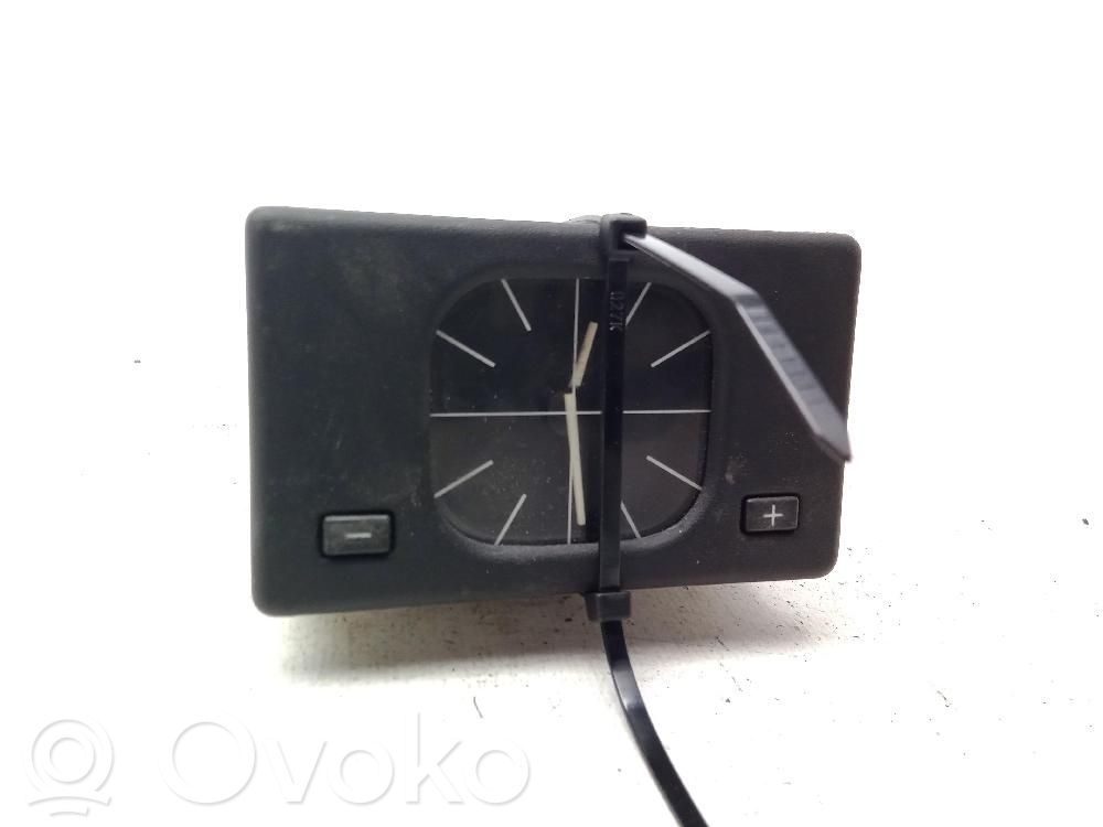 Uhr   1374282