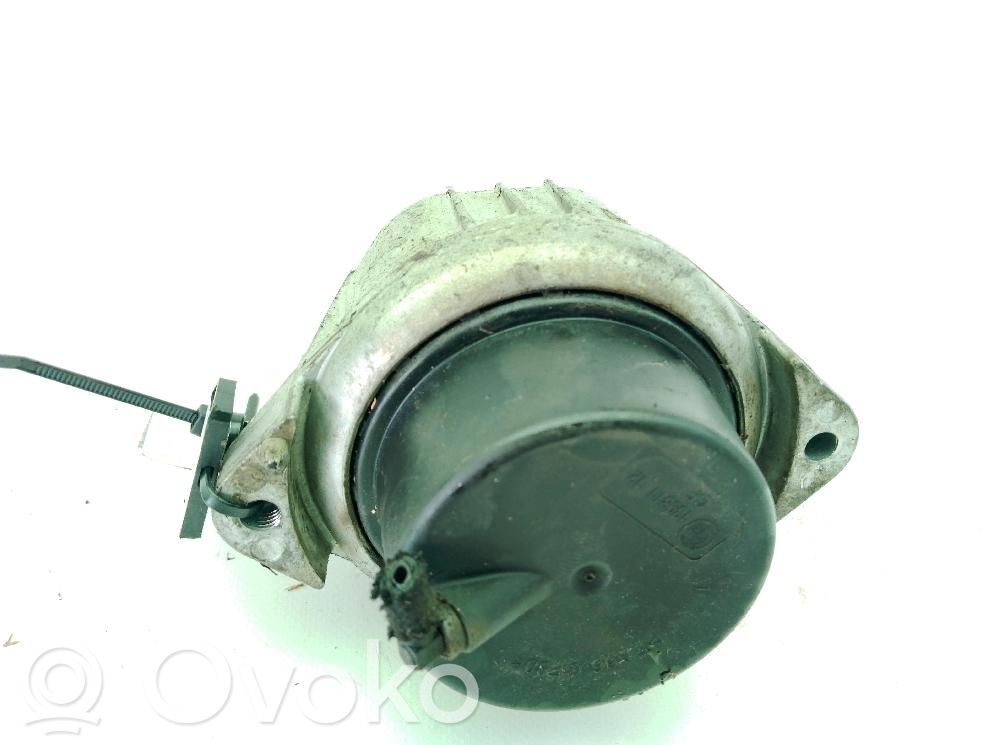 BMW 1 E81 E87 Engine mount bracket 