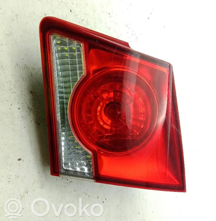 Chevrolet Cruze Lampă spate în capacul portbagajului 