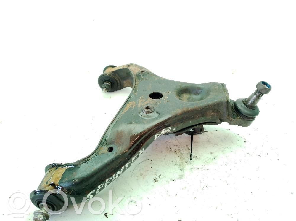Mercedes-Benz Sprinter W906 Braccio di controllo sospensione anteriore inferiore/braccio oscillante