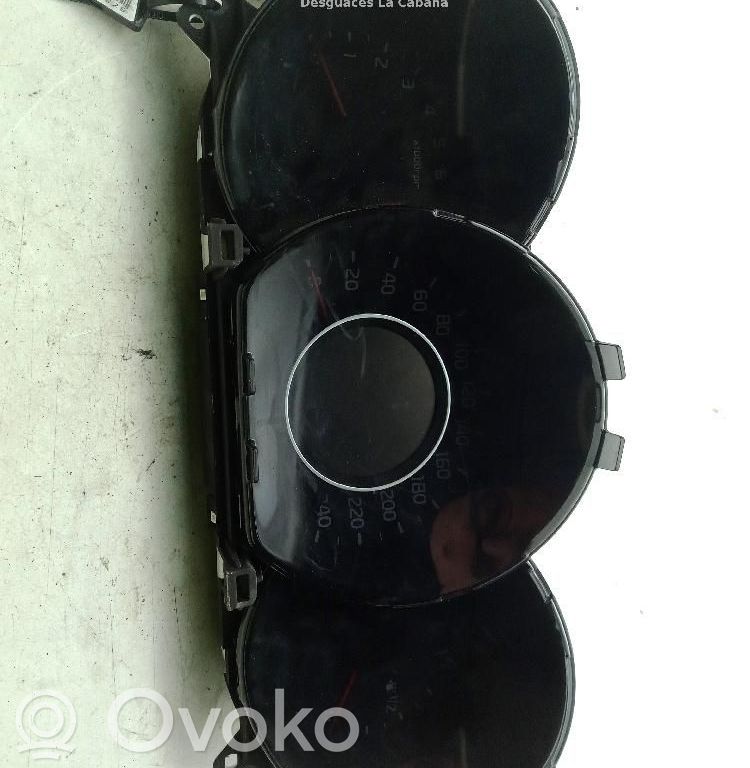 KIA Ceed Geschwindigkeitsmesser Cockpit 