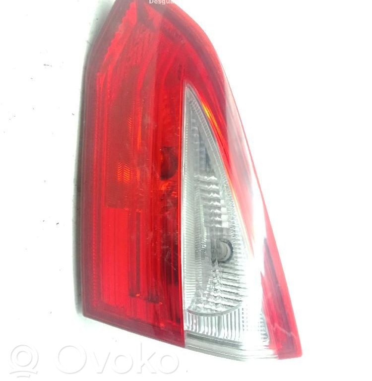 Ford Focus Luci posteriori del portellone del bagagliaio 