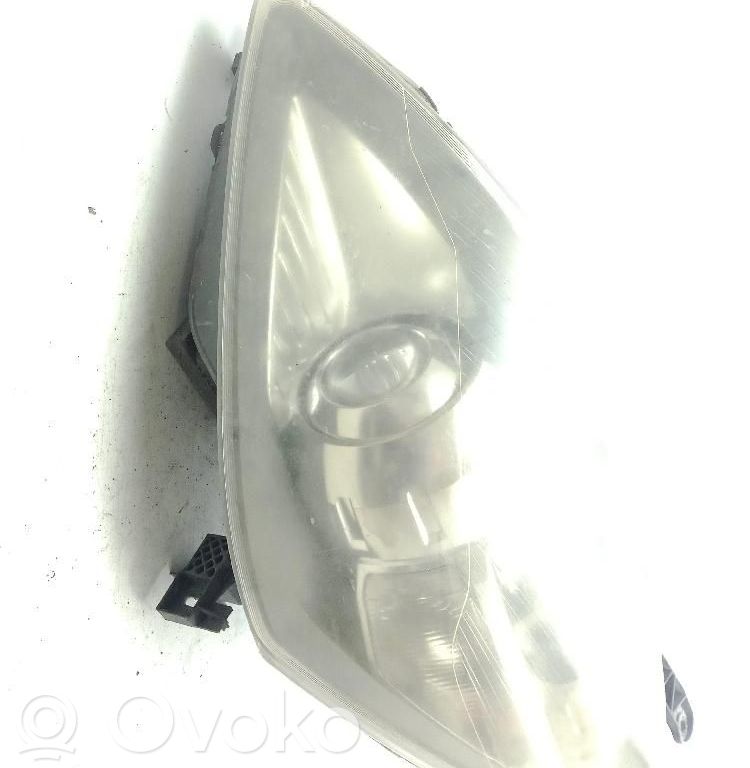 Opel Zafira B Far 