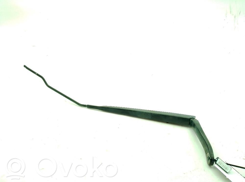 Brazo del limpiaparabrisas delantero