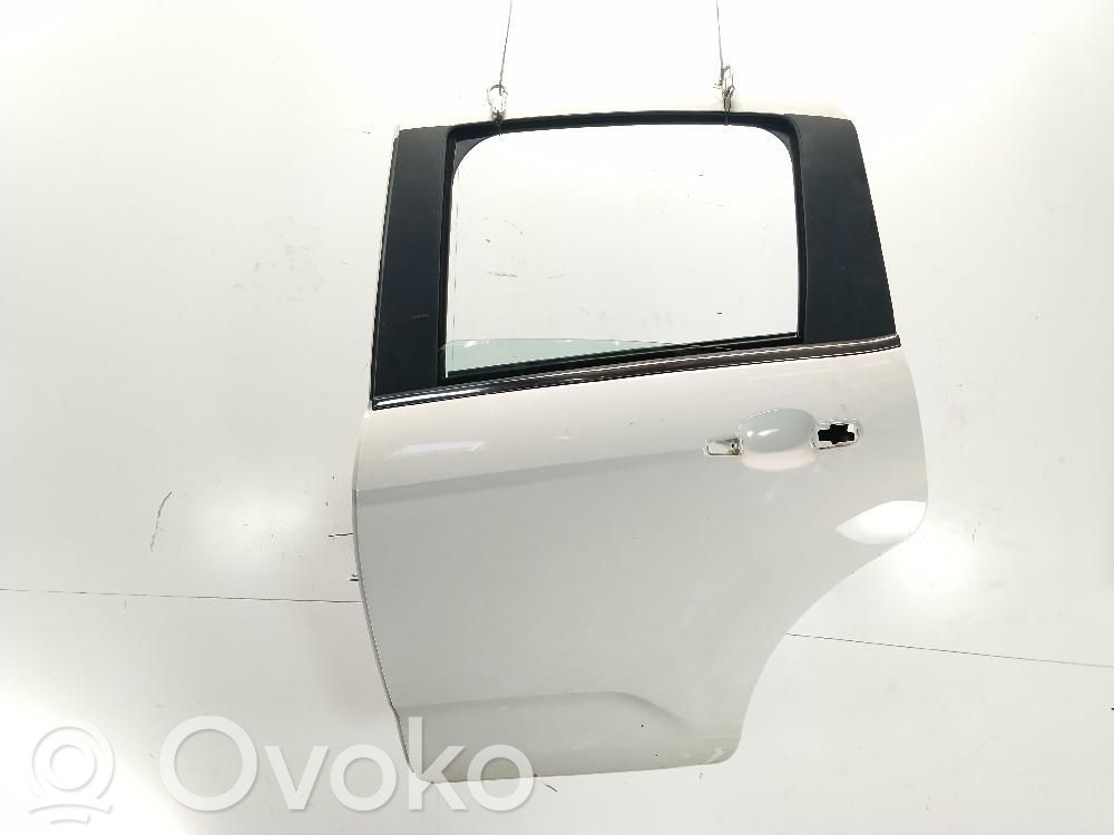 Aizmugurējās durvis   9002CC