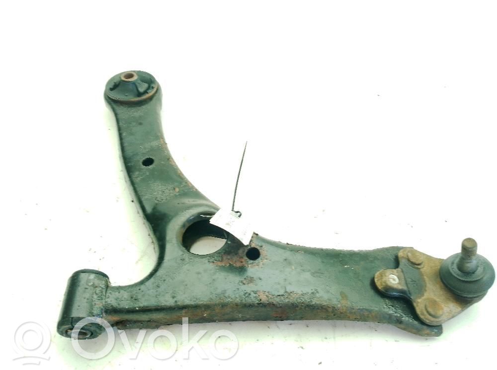 Toyota Avensis T250 Braccio di controllo sospensione anteriore inferiore/braccio oscillante