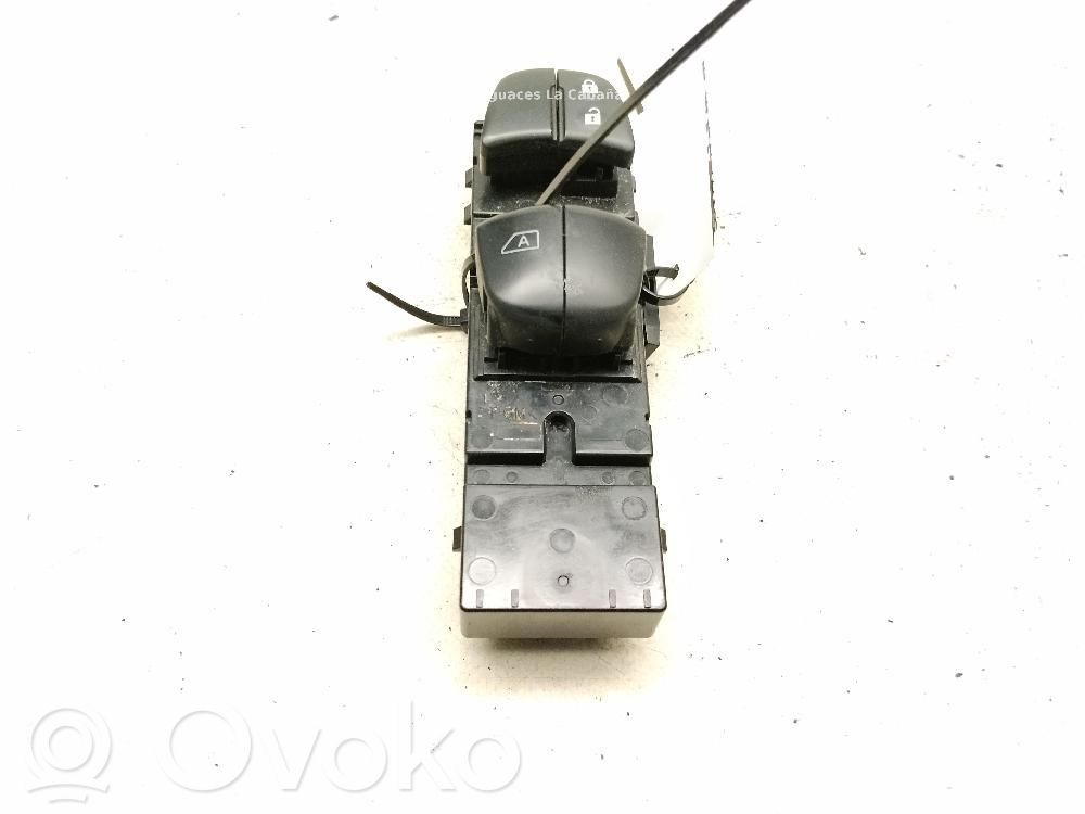 Przyciski szyb