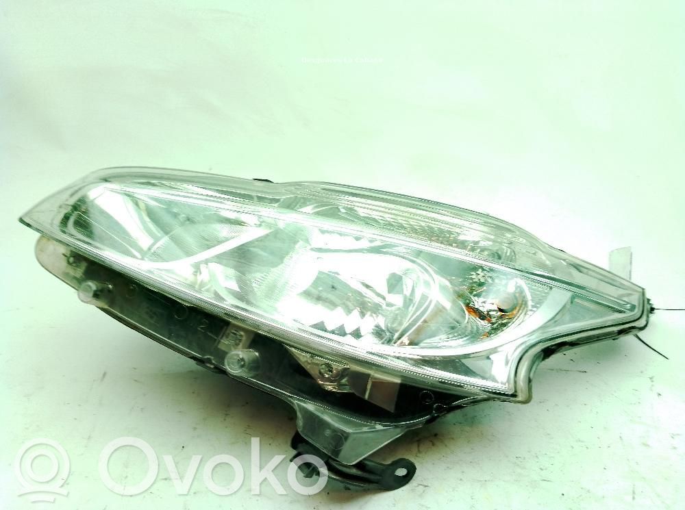 Peugeot 208 I Phare frontale 