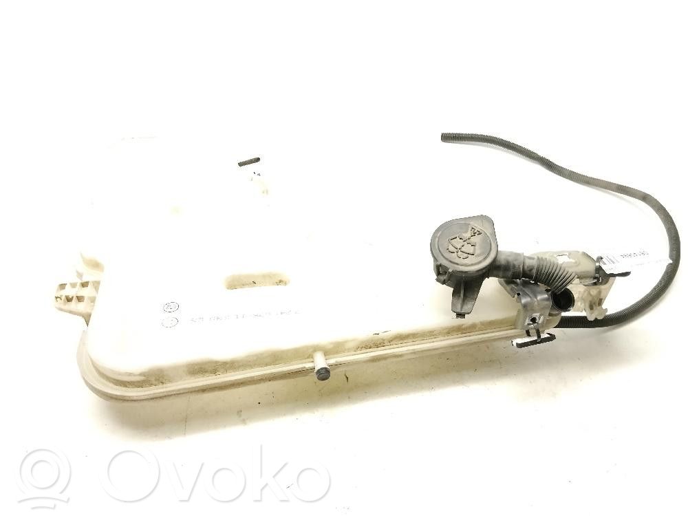 BMW 3 F30 F35 F31 Logu šķidruma tvertne