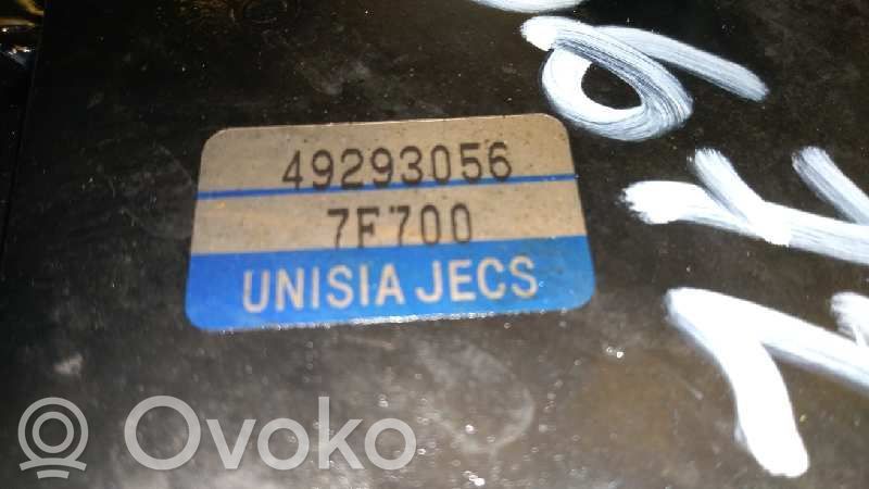 Ohjaustehostimen pumppu   7F700,43672