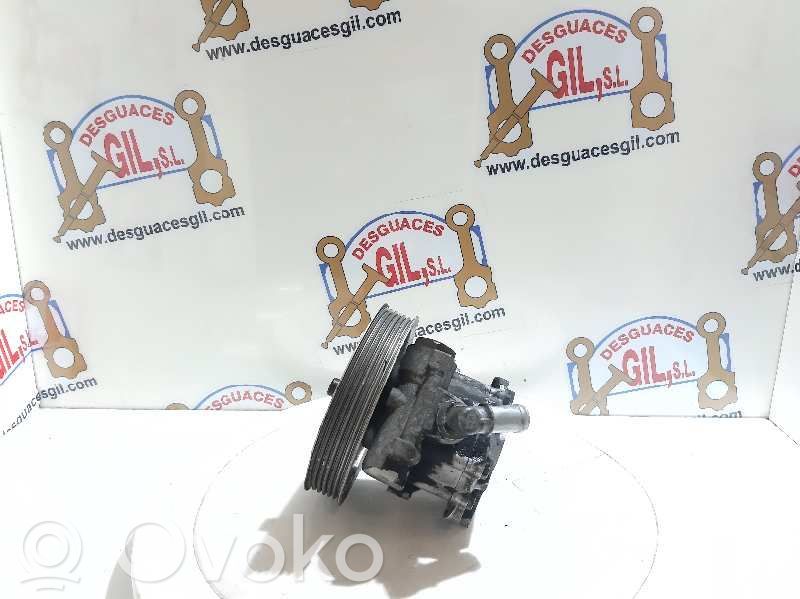 Audi A4 S4 B6 8E 8H Ohjaustehostimen pumppu 