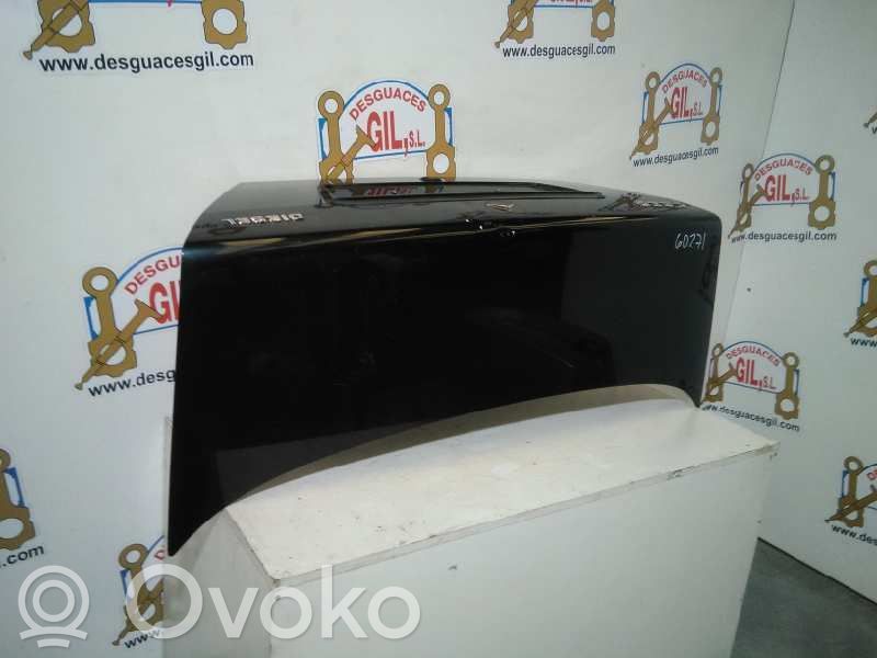 Mercedes-Benz C W202 Aizmugurējais pārsegs (bagāžnieks) 
