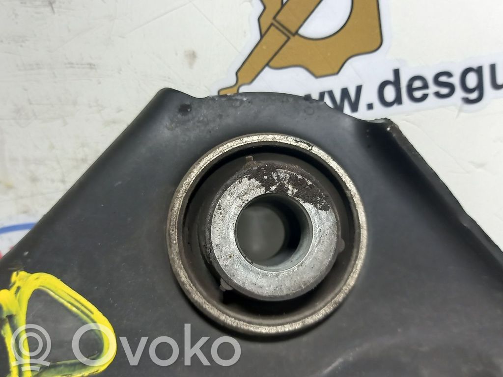 Renault Megane III Front lower control arm/wishbone 