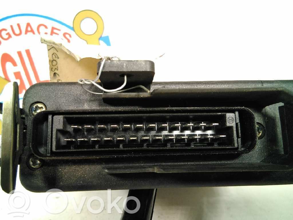 Volkswagen PASSAT B4 Dzinēja vadības bloks 