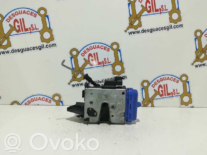 Audi A8 S8 D2 4D Zamek drzwi tylnych 