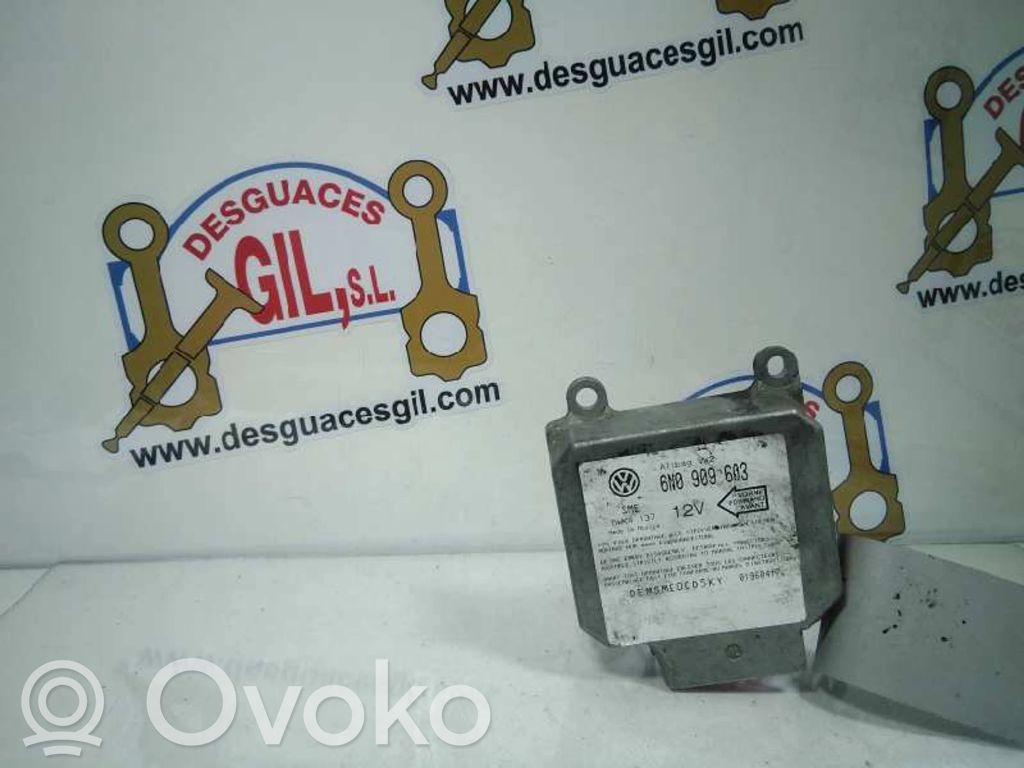Volkswagen Golf III Sterownik / Moduł Airbag 