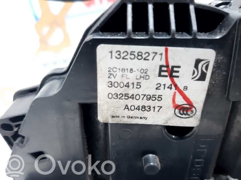 Opel Meriva B Zamek drzwi przednich 