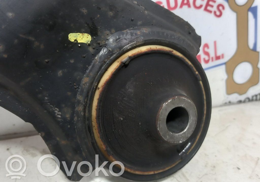 Opel Corsa D Dolny wahacz przedni 