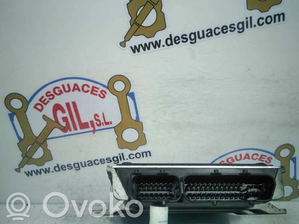 Unidad de control/módulo del motor   NNN000100,43726