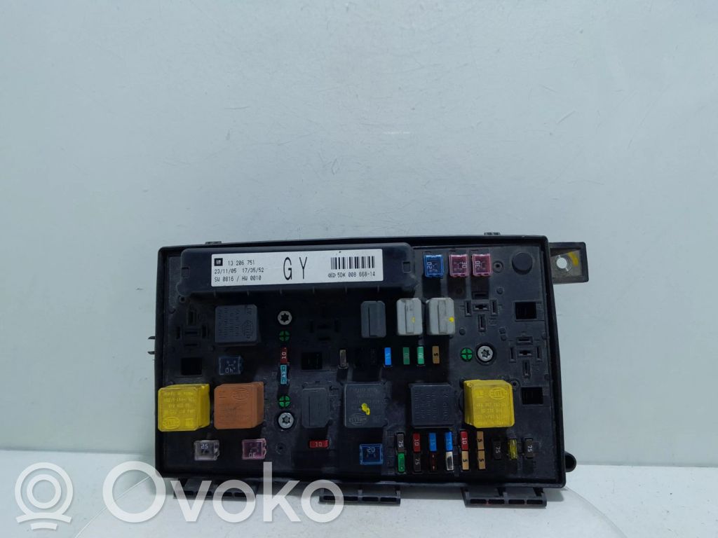 Opel Astra H Modulo fusibile 