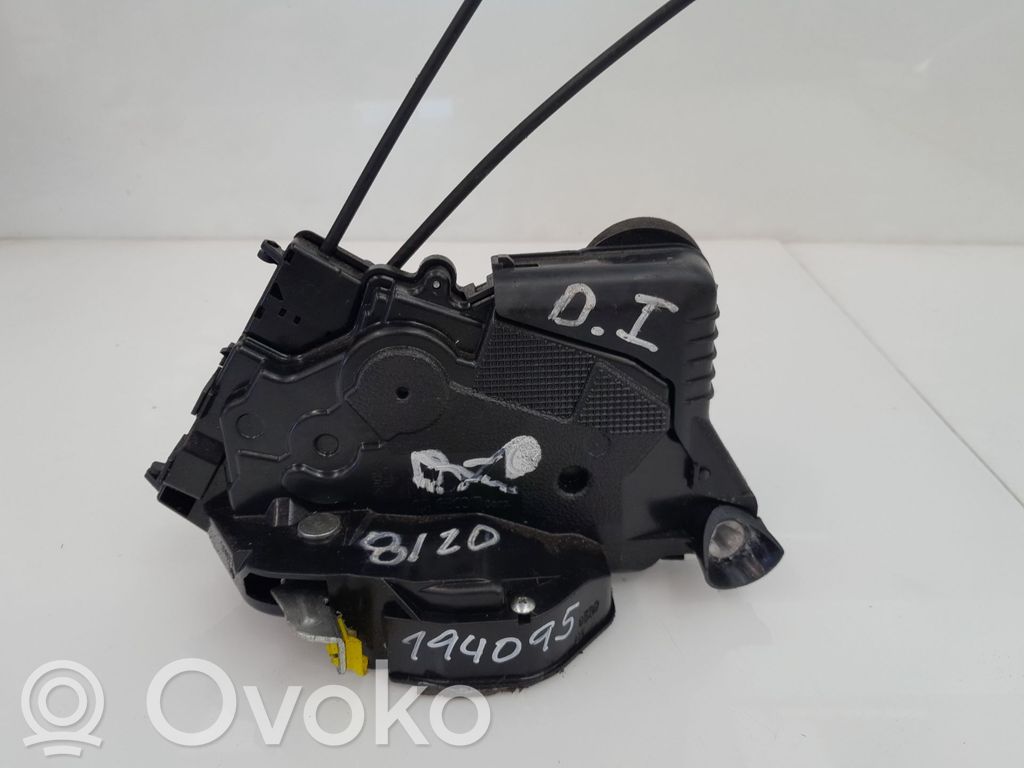 Toyota Yaris Front door lock 