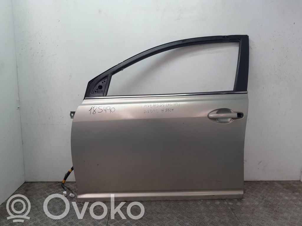 Toyota Avensis T250 Front door 