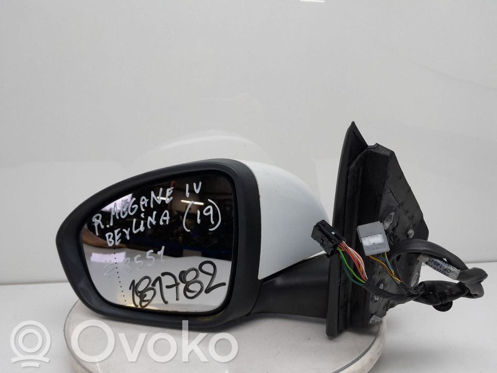 Renault Megane IV Elektryczne lusterko boczne drzwi przednich 