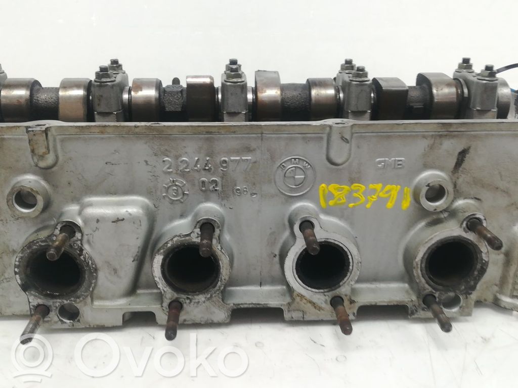 Culata del motor   2244977,183791