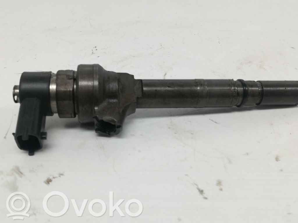 Inyector de combustible   04451150175,186189