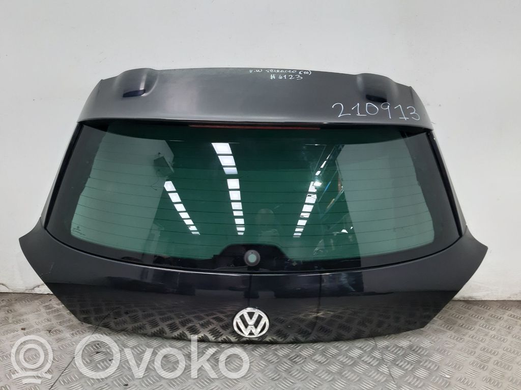 Tailgate/trunk/boot lid   210913