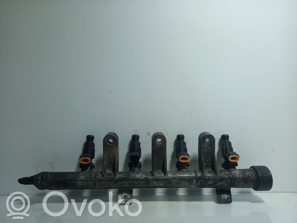 Hyundai Accent Listwa wtryskowa 