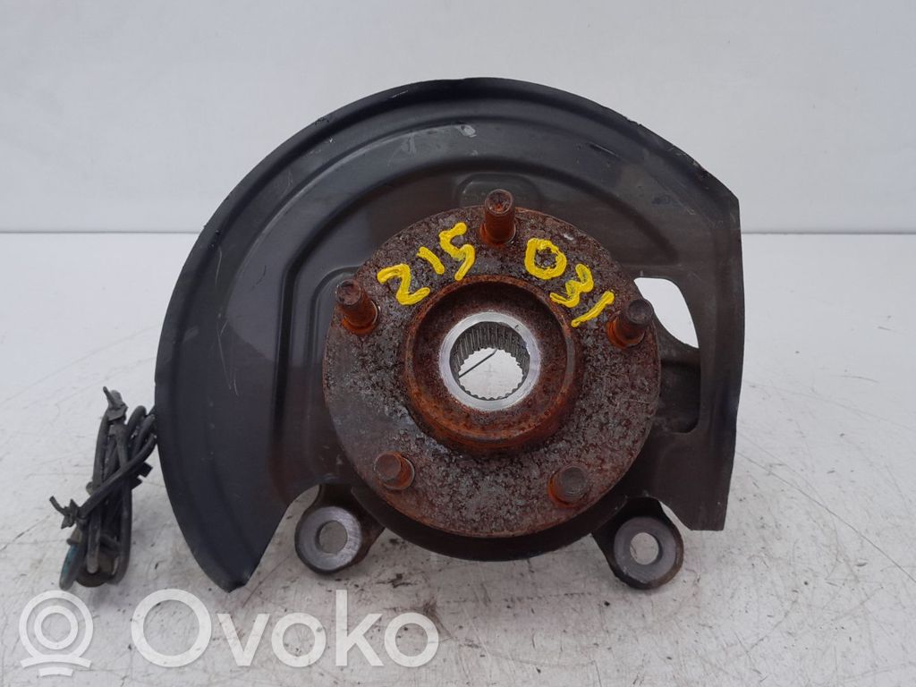 Nissan Juke I F15 Zwrotnica koła przedniego 