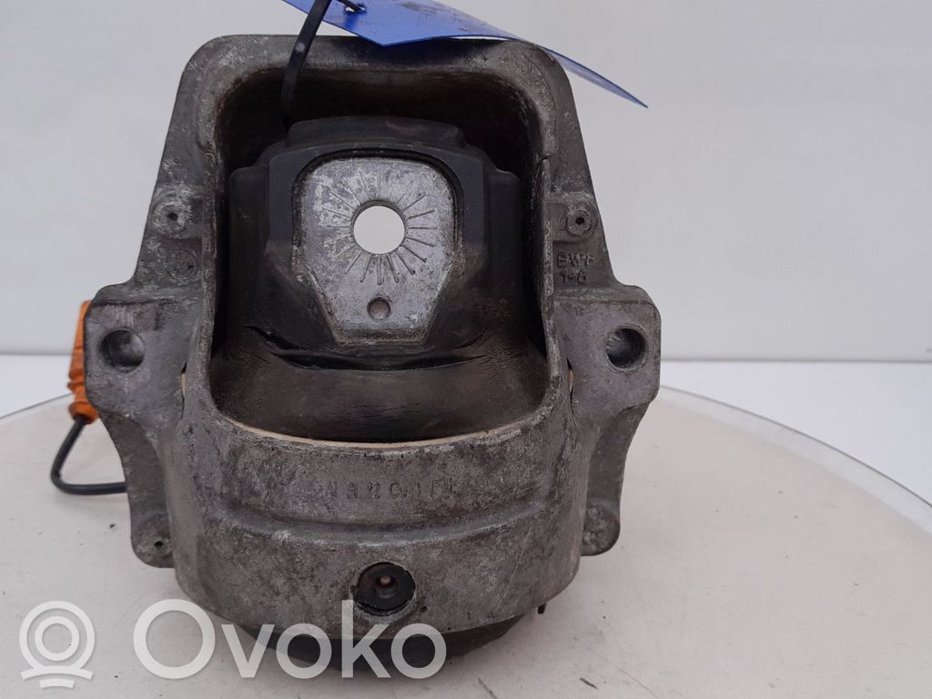 Soporte de montaje del motor   8K0199381,193042