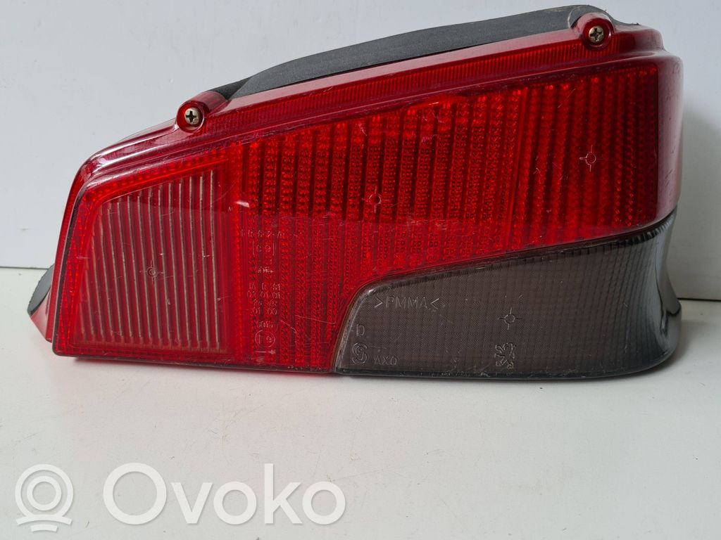 Peugeot 106 Aizmugurējais lukturis virsbūvē 