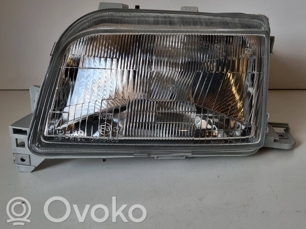 Renault Clio I Scheinwerfer 