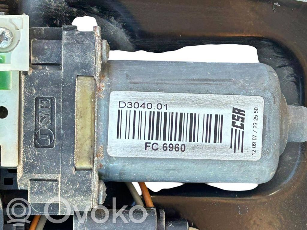 Land Rover Freelander 2 - LR2 Elektryczny podnośnik szyby drzwi przednich 