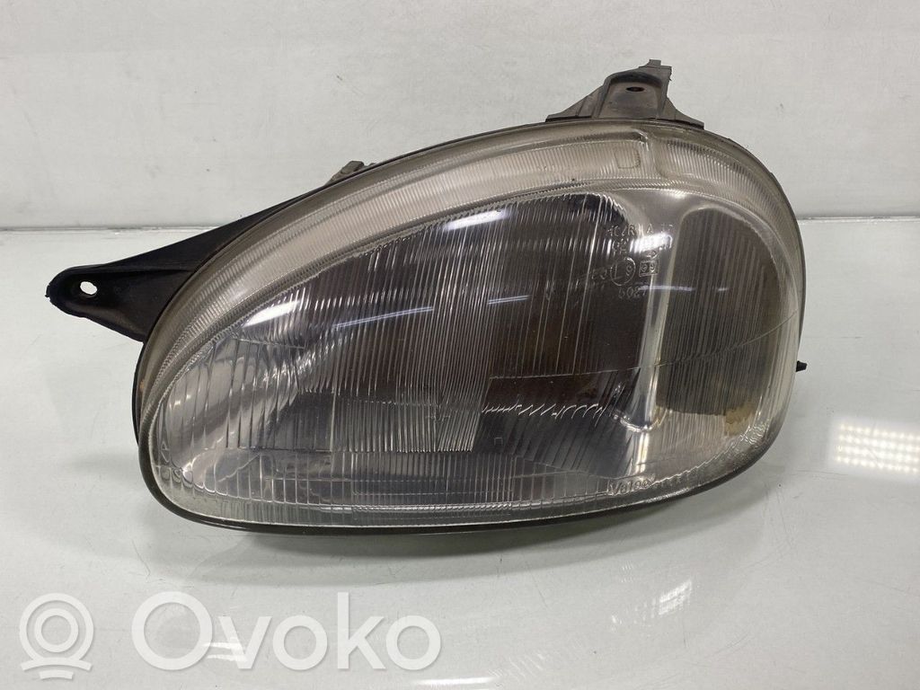 Opel Corsa B Phare frontale 